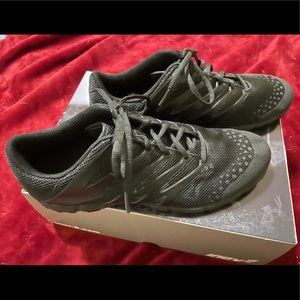 Invo-8 f-Lite 230 size 10 Brand New